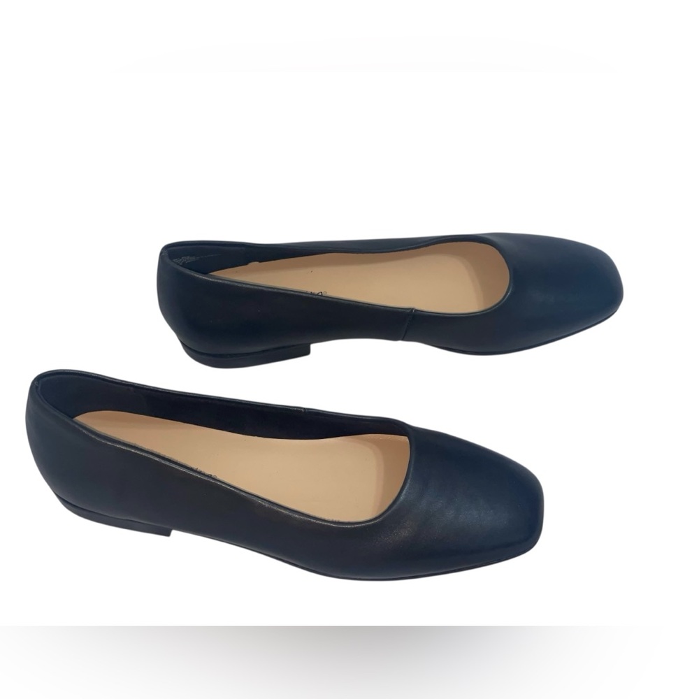 Leather slip on the Kimiko by Bella Vita. Size 9.5 GUC #51-2551 - Picture 8 of 13